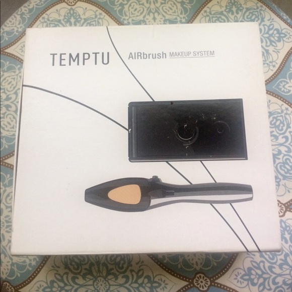 ❌SOLD❌ Temptu Air-brush make-up kit - Picture 1 of 8
